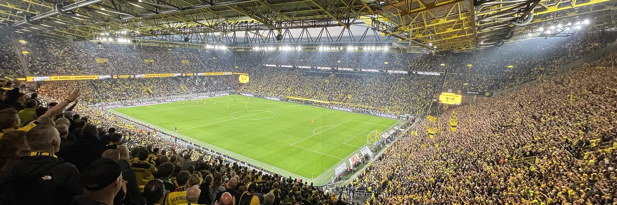 BVB Maniacs Styria aus Österreich beim internationalen Fan-Treffen