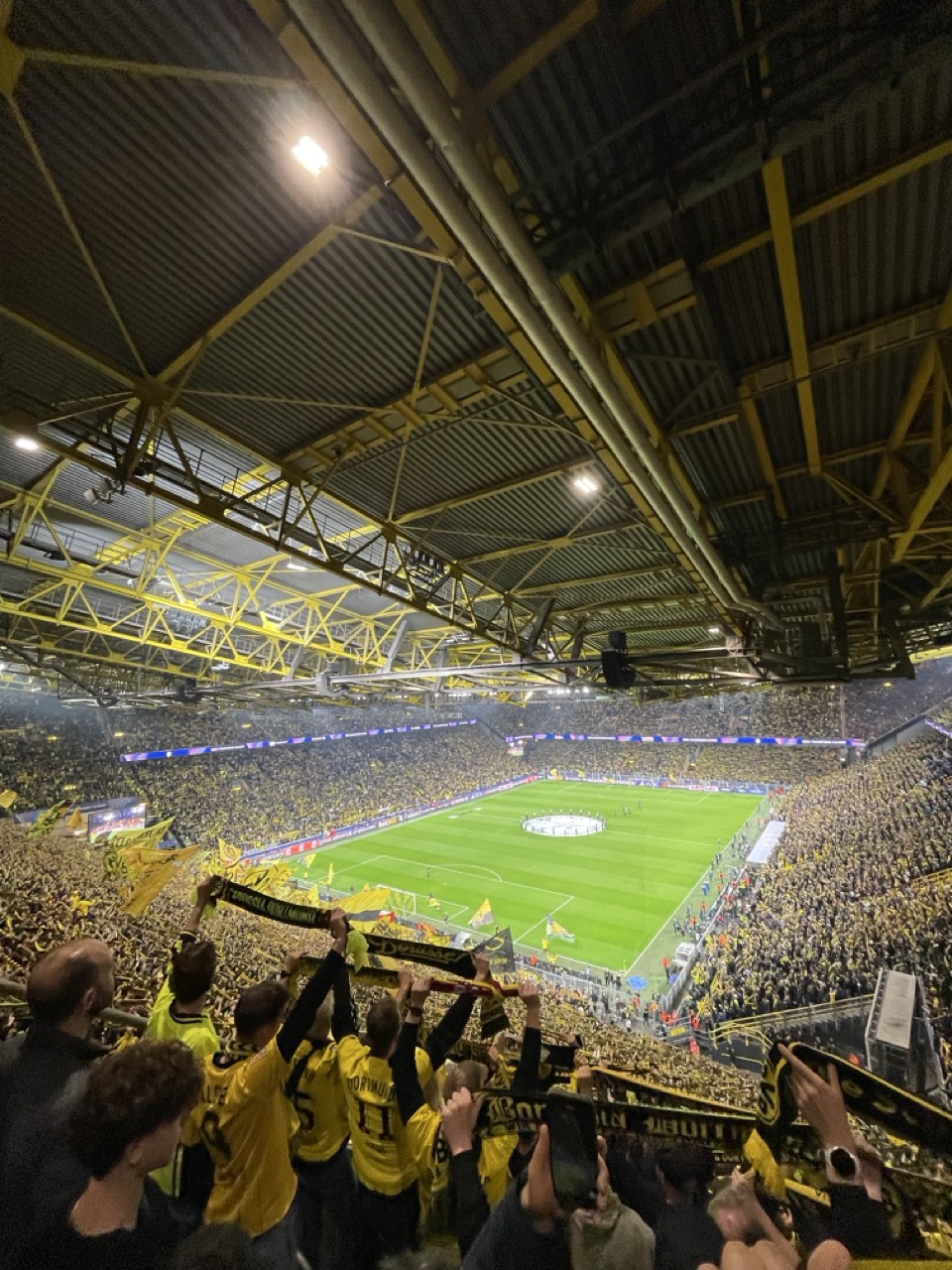 BVB Maniacs Styria unterstützen Borussia Dortmund aus voller Kehle